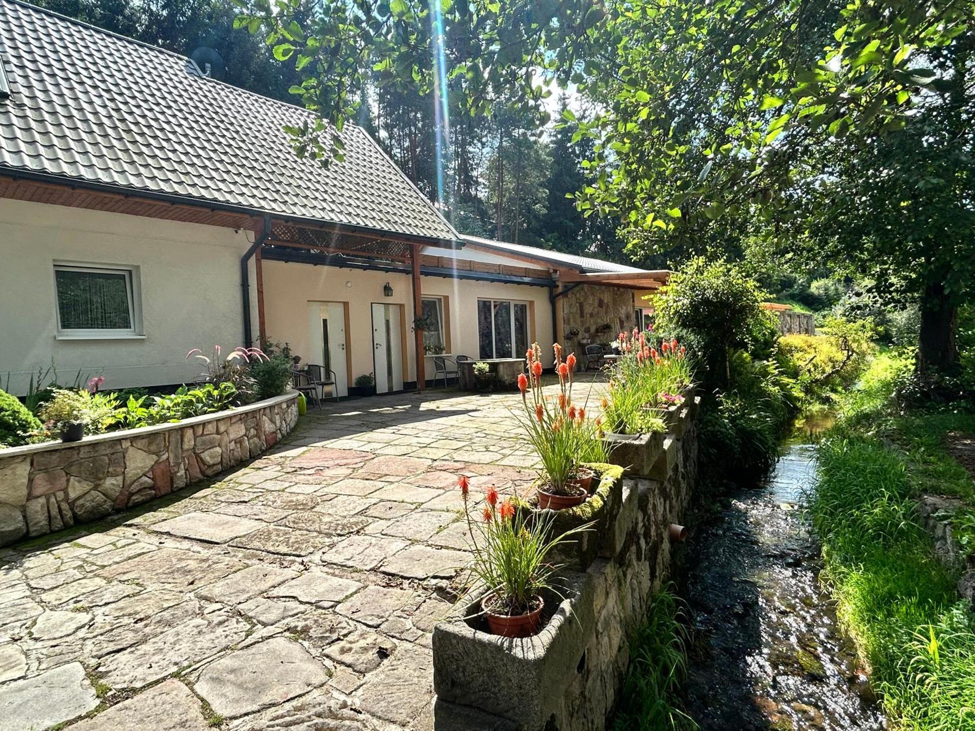 Villa Zielona Roza Wambierzyce Exterior foto